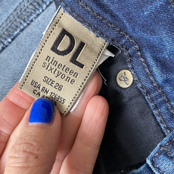 DL1961 Toni high rise cropped jean - Picture 5 of 5